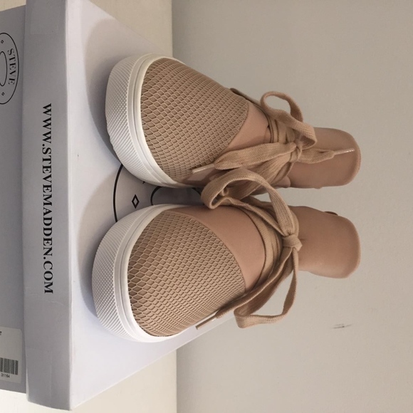 Steve Madden - Picture 4 of 6